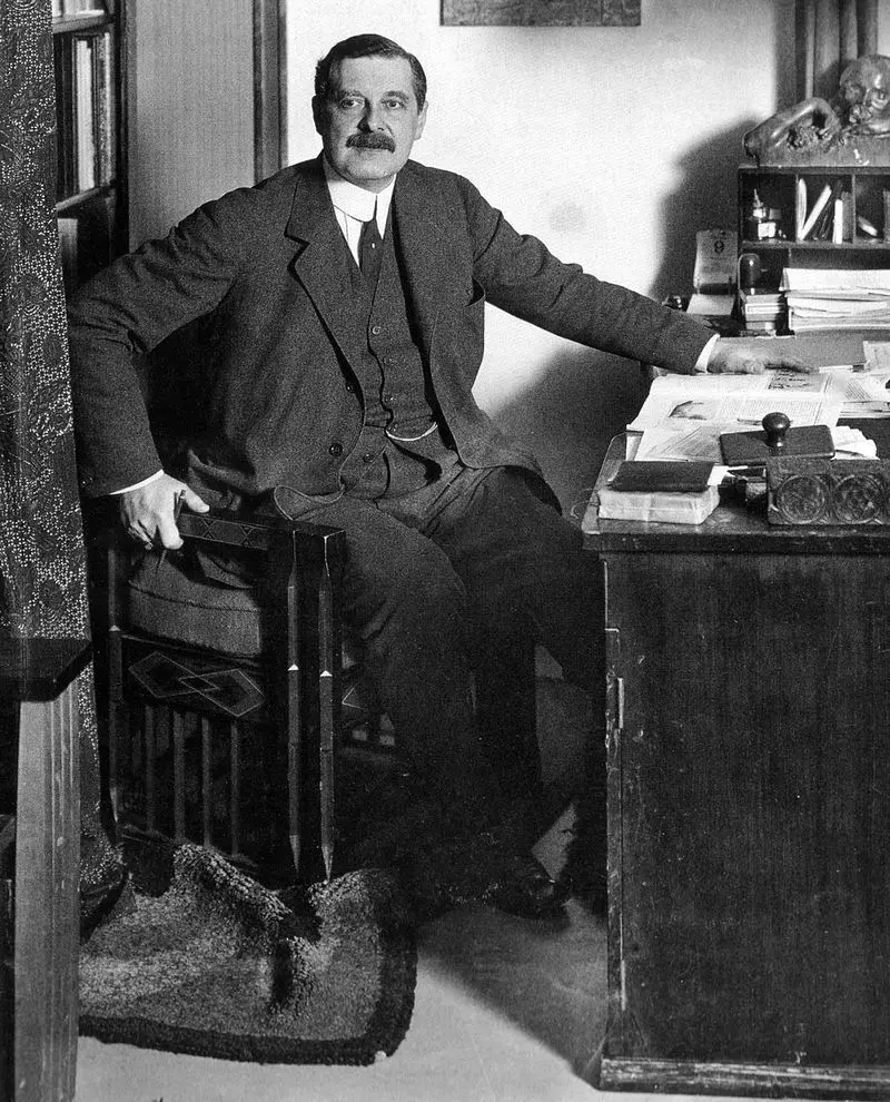 A photo of Peter Behrens