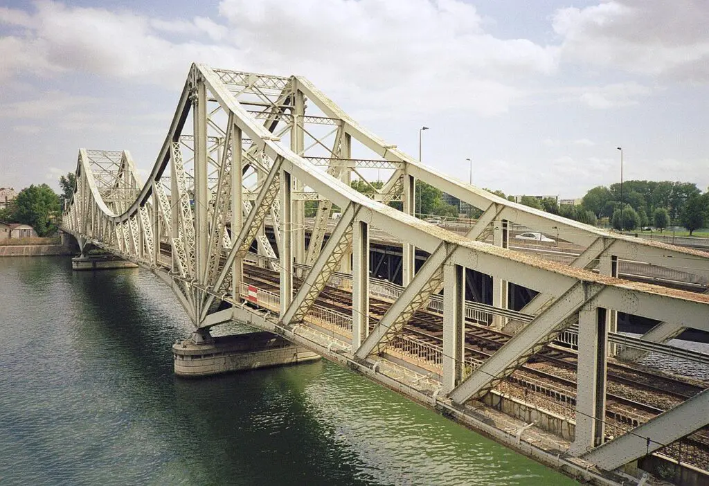 Railrway bridge in Lyon designed by Maurice Koechlin - "Pont ferroviaire de la Mulatière"