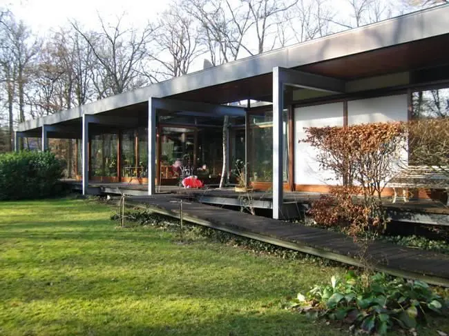 Steel and glass villa by Jean Balladur