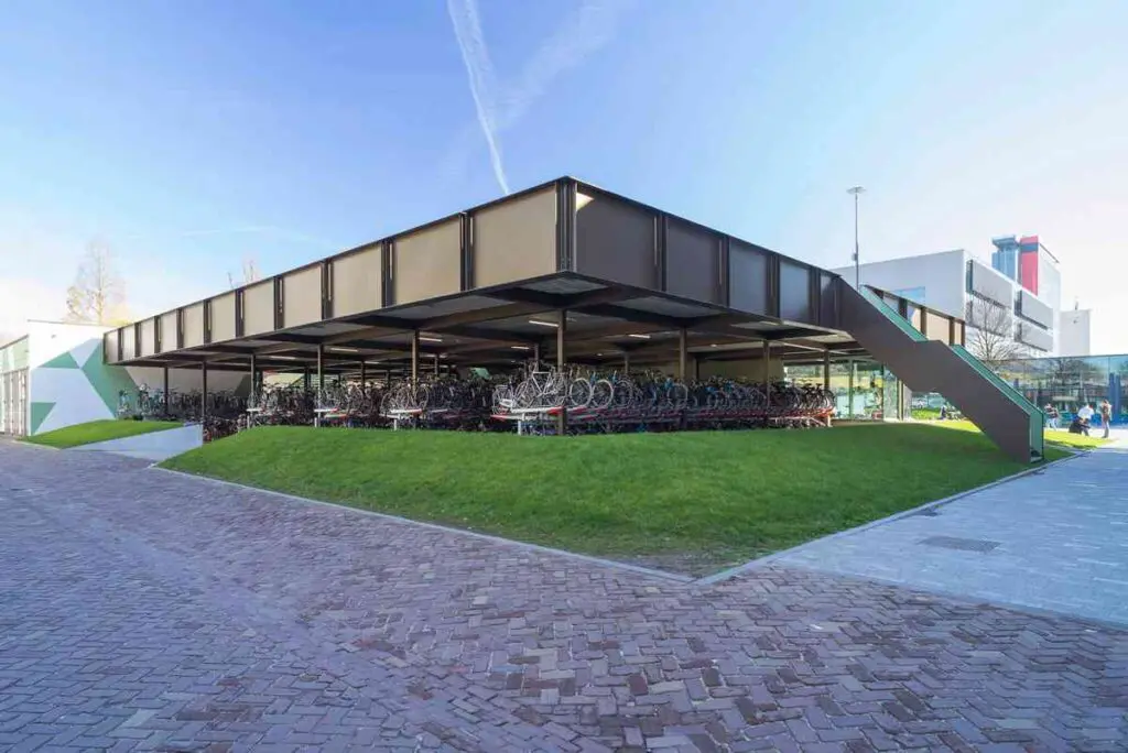 Bike Park by BureauVanEig/Biq Architects centrally situated at the campus of TU Delft