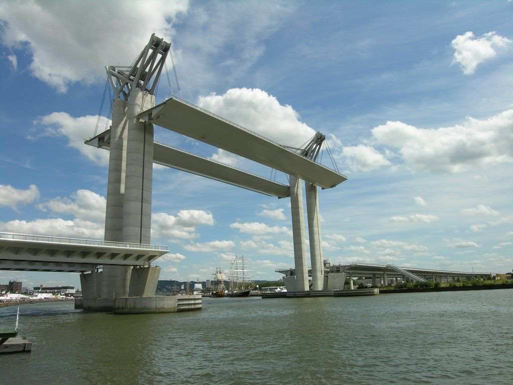 The Pont Gustave-Flaubert, a vertical-lift bridge 