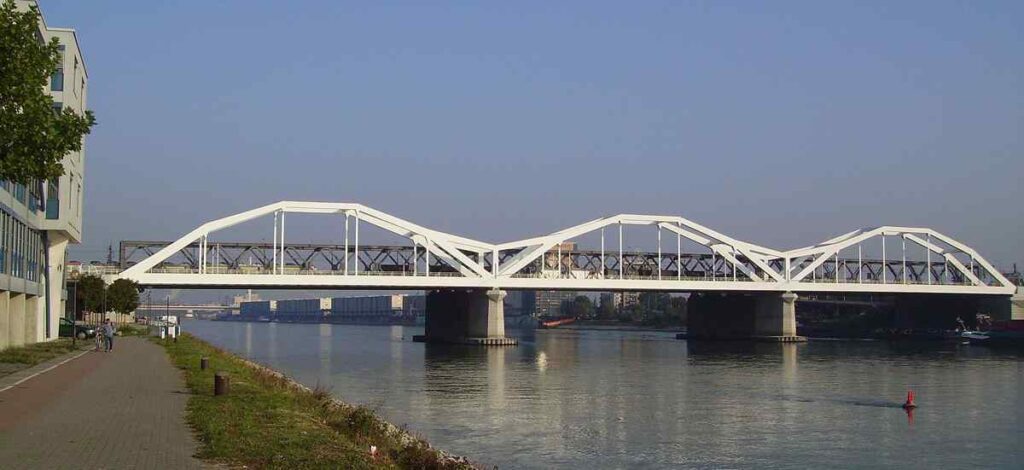 Bridge over the Rhine River between Mannheim and Ludwigshafen in Rheinland-Pfalz (Germany)