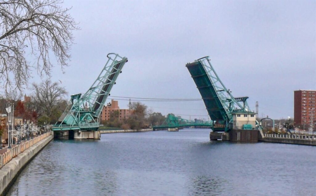 The Cass Street Bridge, across the Des Plaines River in Joliet, Illinois, U.S