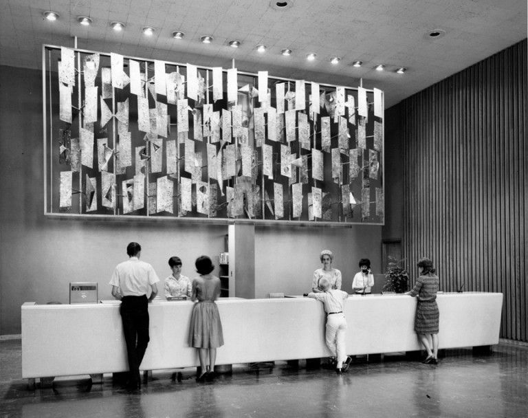 Bertoia’s brass, copper, and nickel screen was installed in the Dallas Public Library in 1955. 