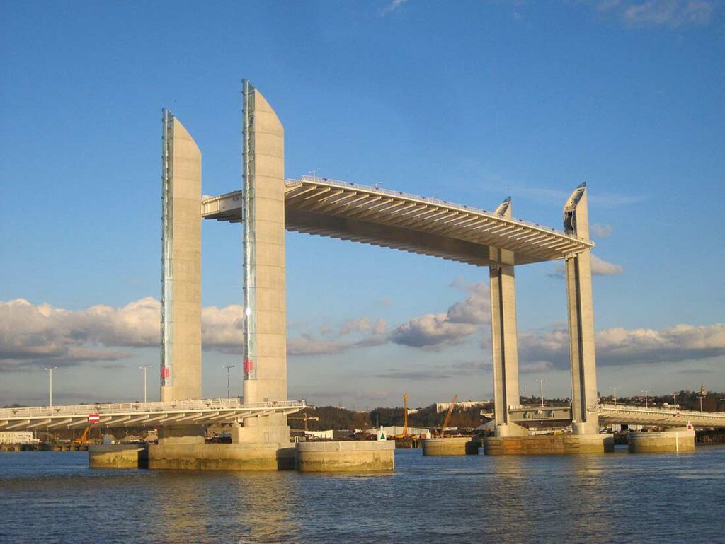 The Jacques-Chaban-Delmas bridge lifted in Bordeaux , day of its inauguration.